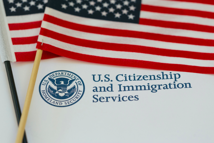 Brže odluke, veći rizici: kako pooštrena politika USCIS-a utiče na porodične imigracione peticije