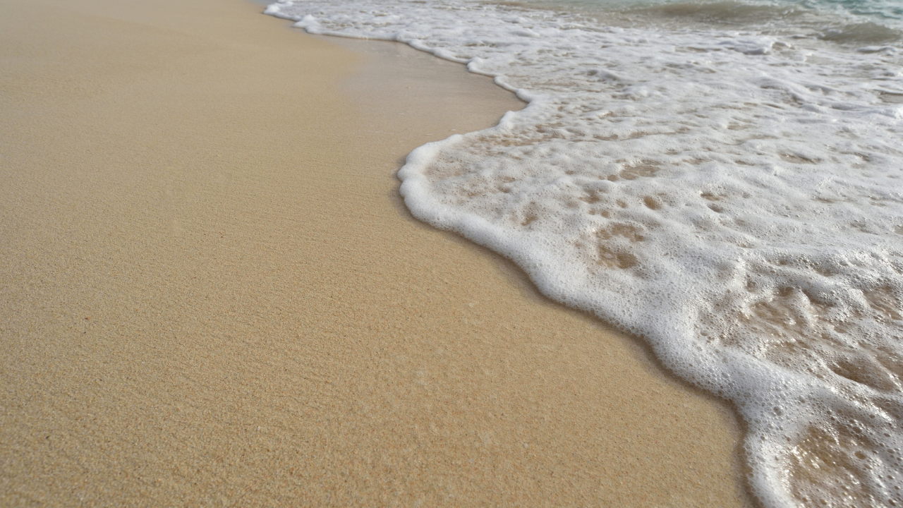 Ova opuštena plaža na Floridi među 20 najboljih na svetu, poznata po večernjim festivalima i belom pesku