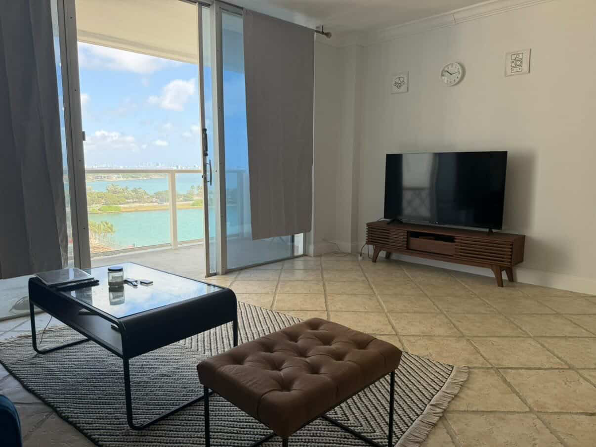 Izdajem namešten studio u Edgewateru